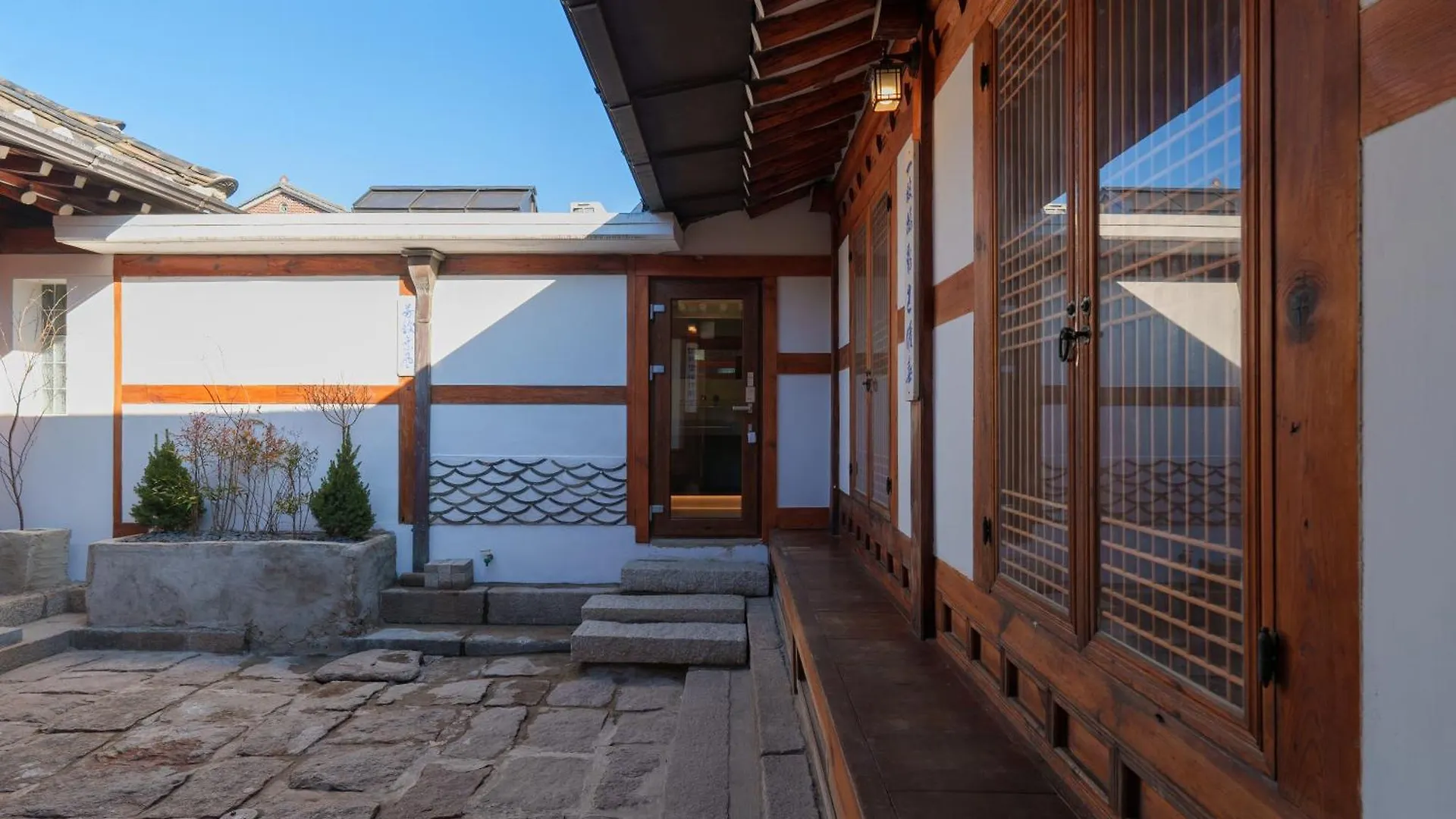 Bukchon Hanok - 'Yul Jae' The Access Code Is Sent By Message Seul 0*,  Korea Południowa