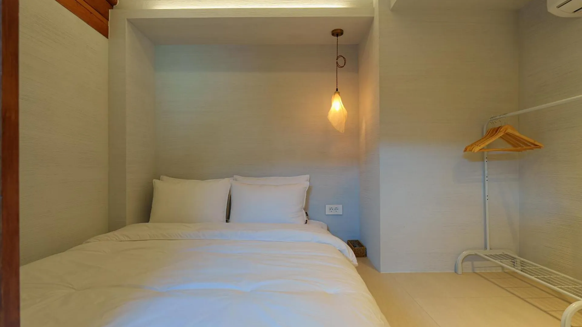 Bukchon Hanok - 'Yul Jae' The Access Code Is Sent By Message Seoul
